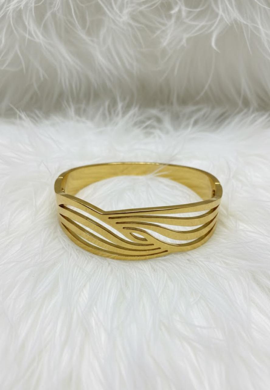 Wavy Anti Tarnish Bangle