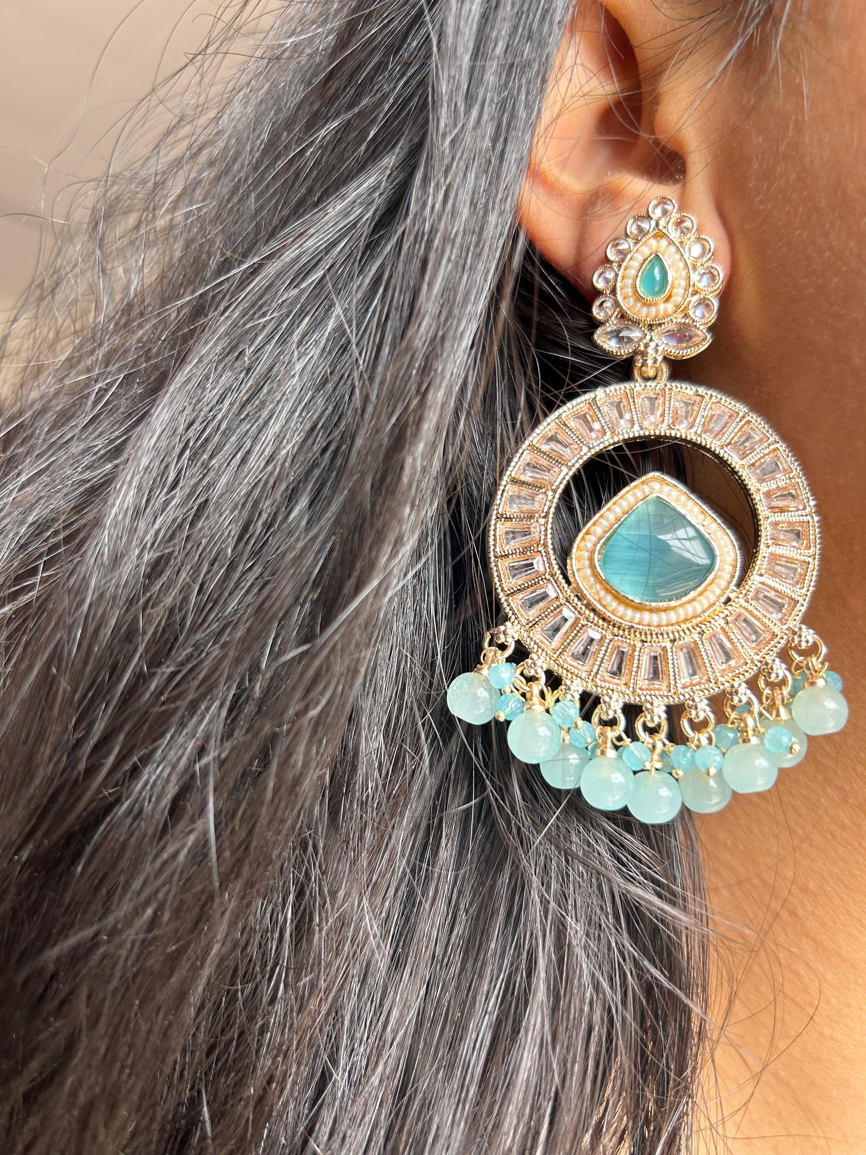 Stylish and versatile Western-inspired design earrings