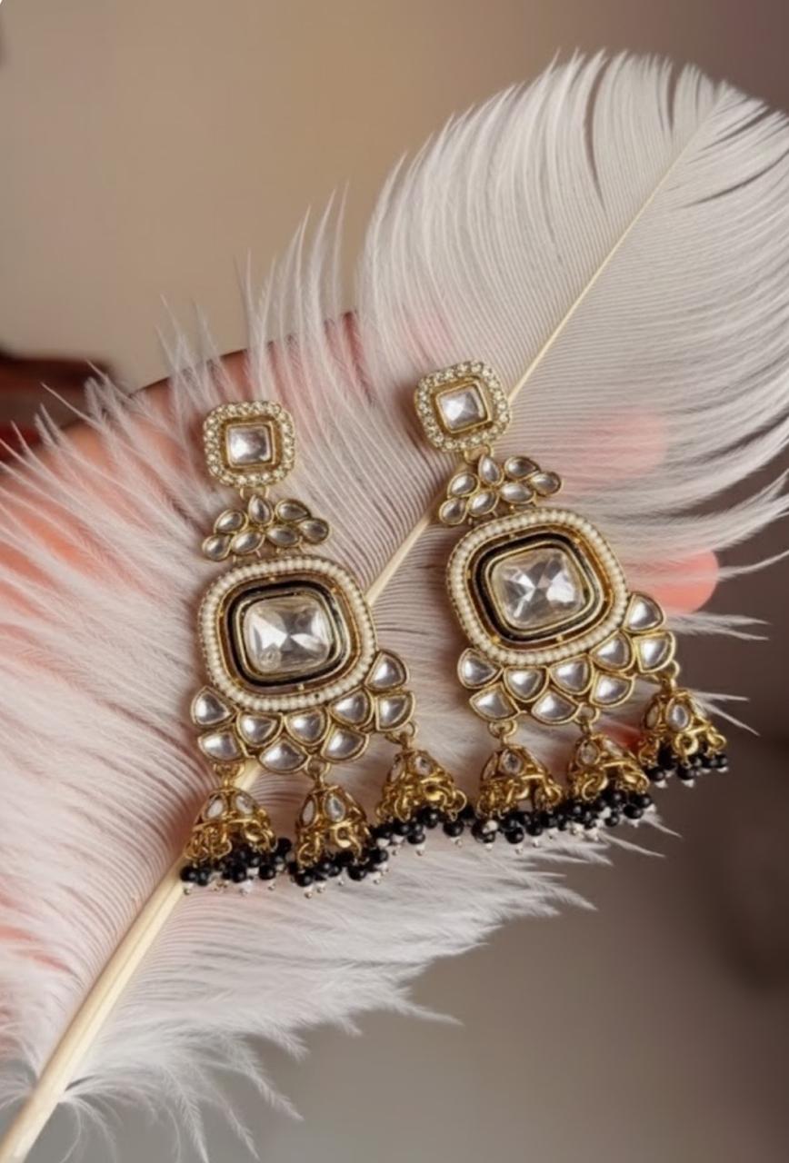 Golden UNCUT Earring with black colour